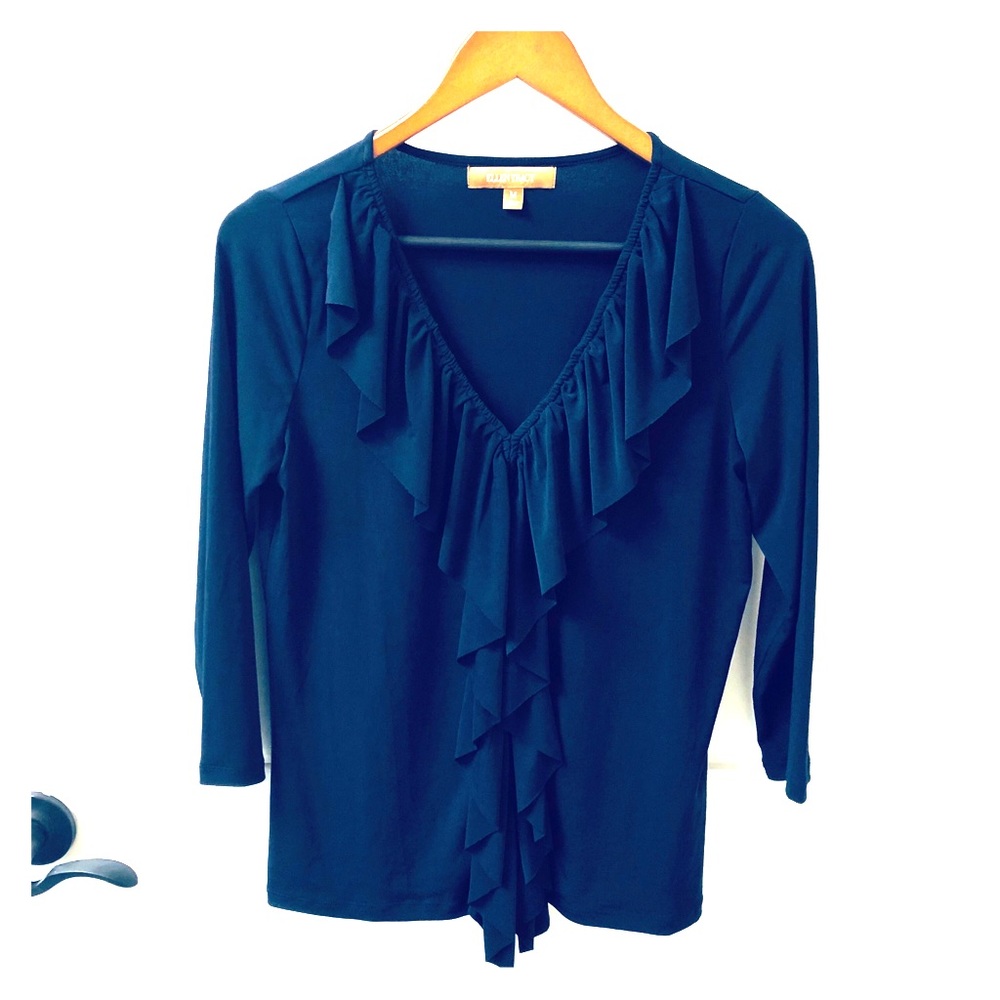 🛍Ellen Tracey navy blue ruffle front blouse EUC!!